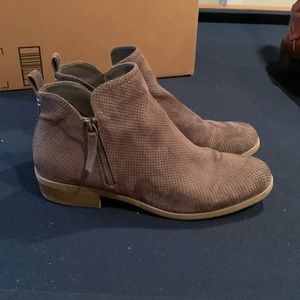 COPY - Universal Thread booties